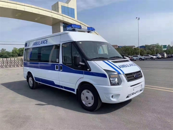 國六福特V348長軸中頂救護(hù)車