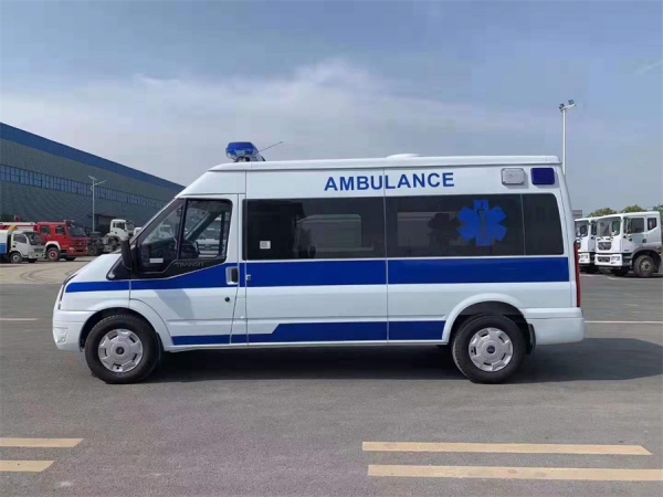 國六福特V348長軸中頂救護(hù)車