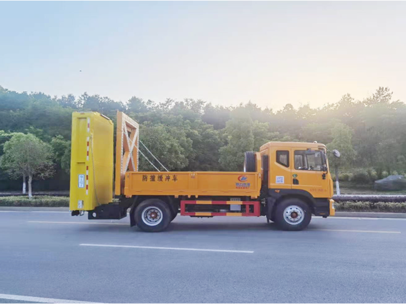 東風多利卡D9防撞緩沖車(100E)